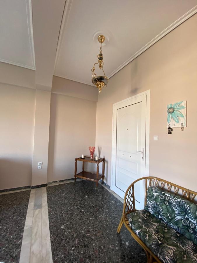 Mpanos Sea Apartment 2 Loutra Oraias Elenis Bagian luar foto