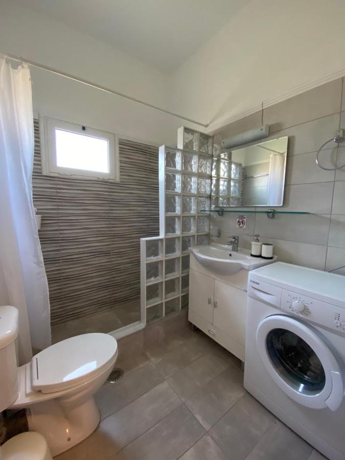 Mpanos Sea Apartment 2 Loutra Oraias Elenis Bagian luar foto