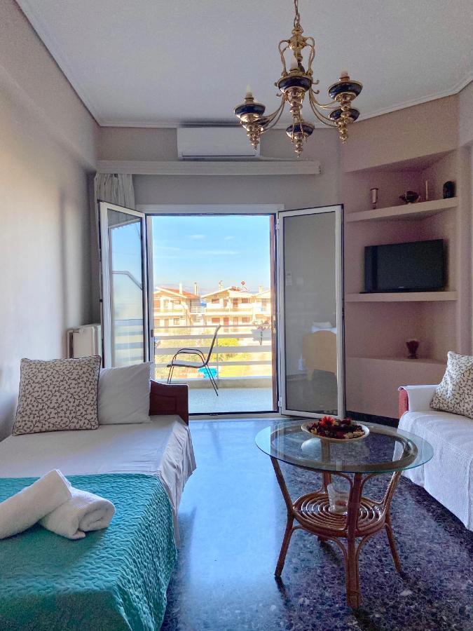 Mpanos Sea Apartment 2 Loutra Oraias Elenis Bagian luar foto